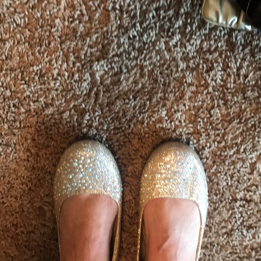 Shiny gold dress flats
